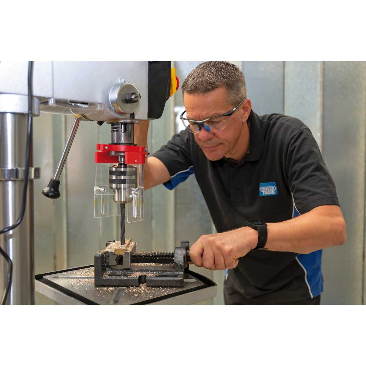 16 Speed Floor Standing Drill (1100W): Model No.GD25/12EF