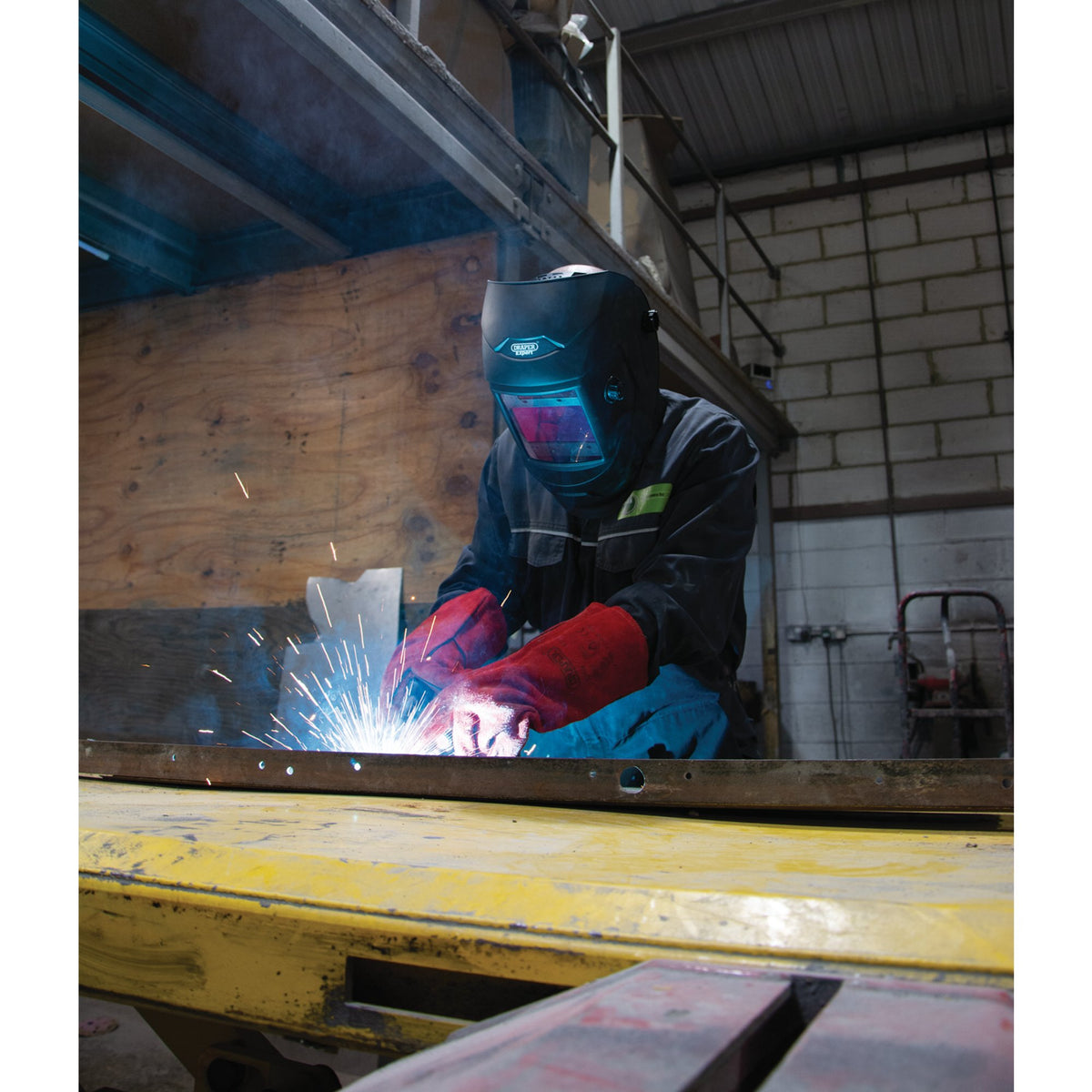Draper Expert Auto-Darkening Multi-Use Welding Helmet: Model No. WHVS-BK