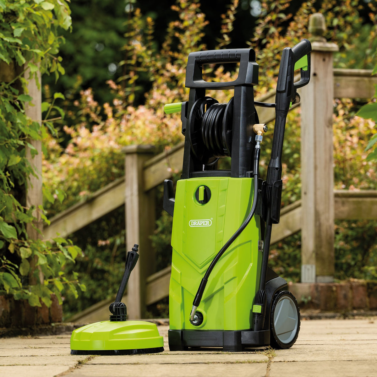 230V Pressure Washer, 2,200W, 165Bar, Green: Model No. PW2200/110D/GRN