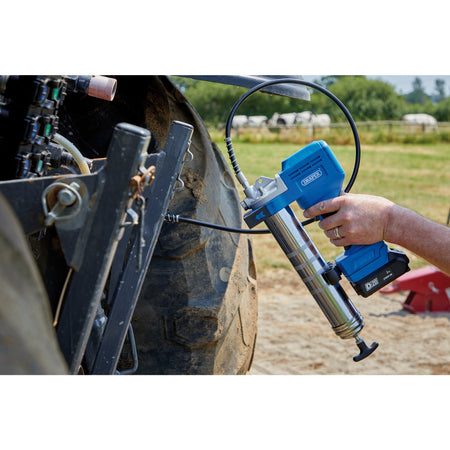 D20 20V Grease Gun Kit, 1 x 2.0Ah Battery, 1 x Charger (3 Piece) : Model No. D20GGKIT