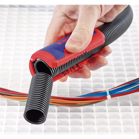 Knipex Twistcut Pipe Cutter: Model No.90 22 02 SB
