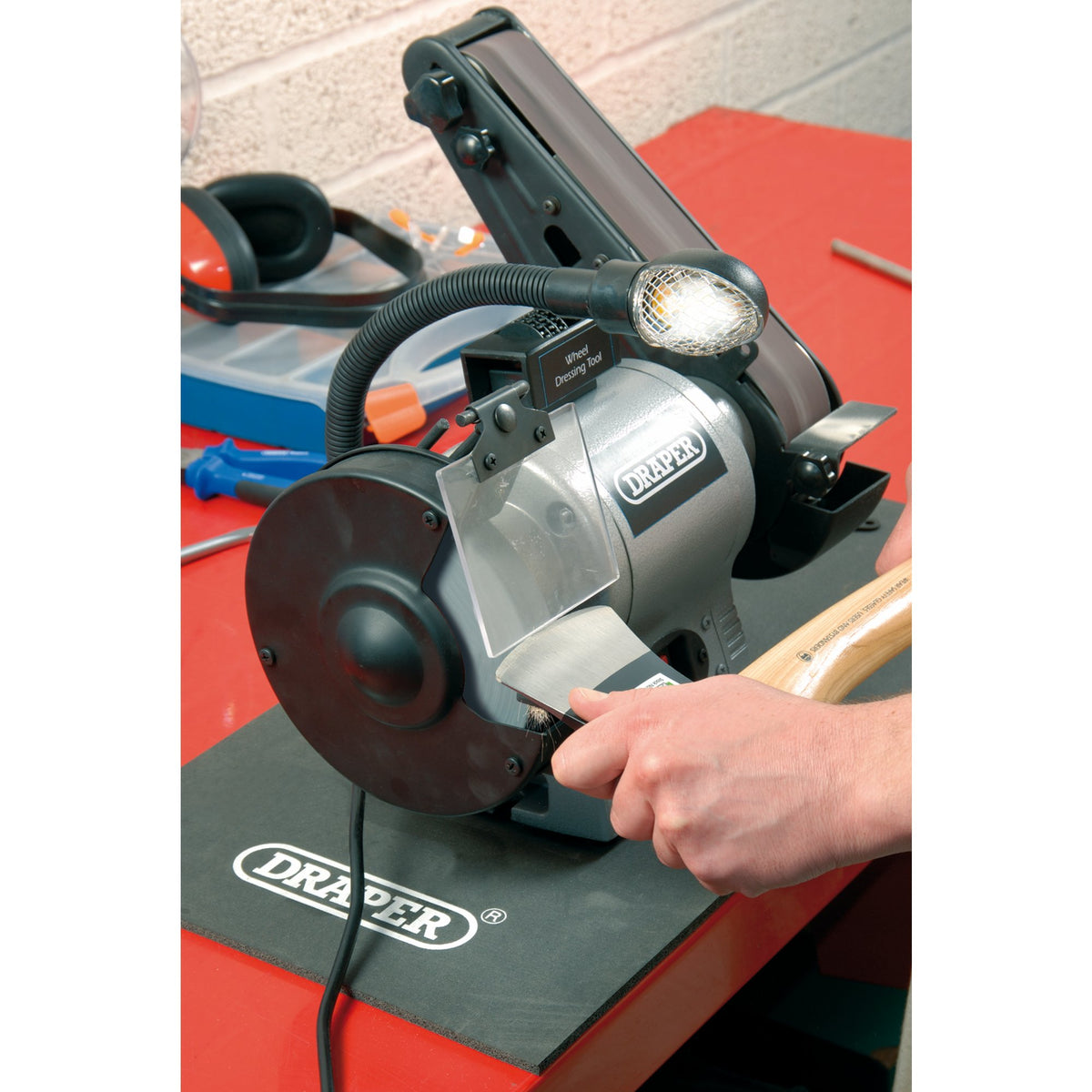 DRAPER 150mm 370W 230V Bench Grinder with Sanding Belt and Worklight: Model No.GD650A