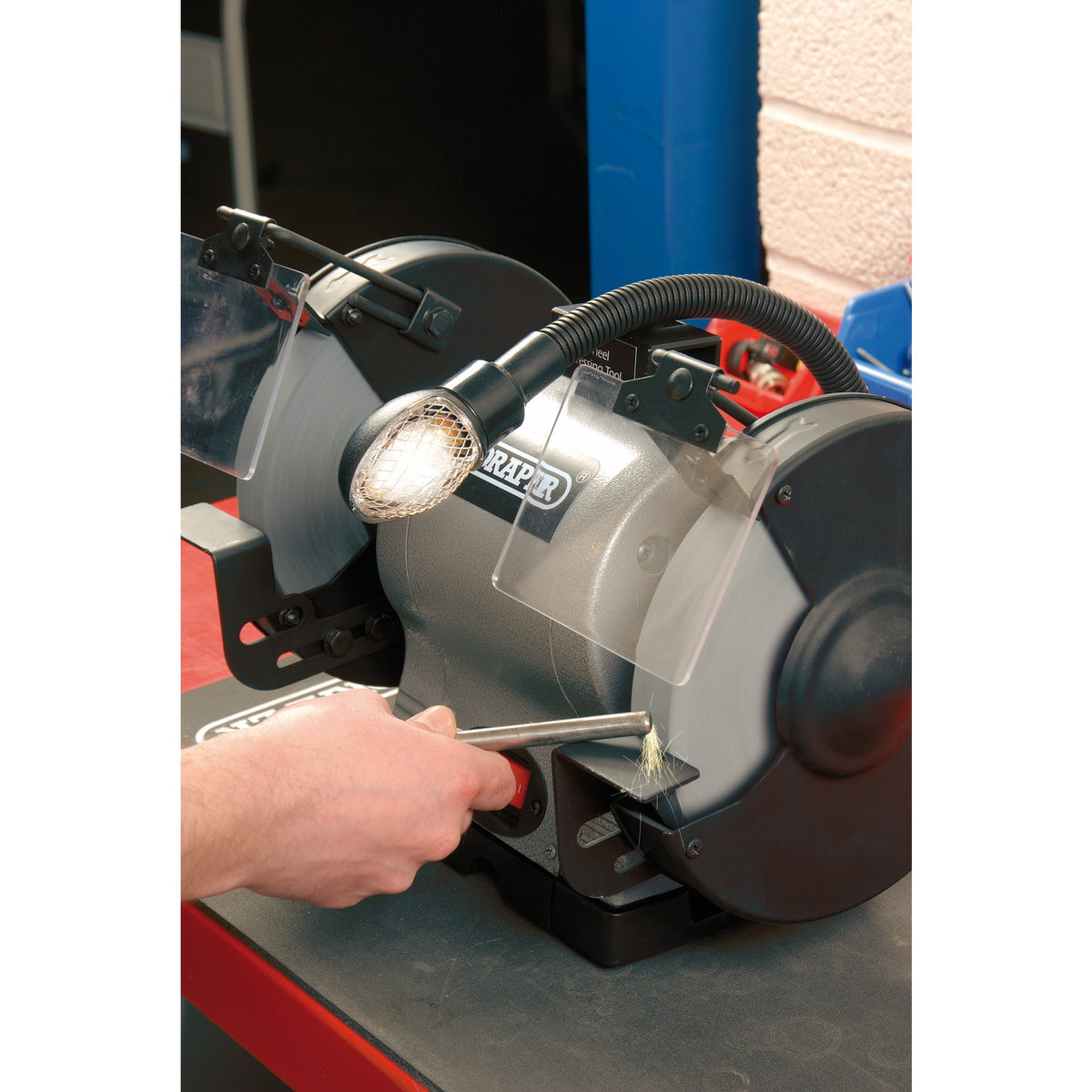 DRAPER 200mm 550W 230V Heavy Duty Bench Grinder with Worklight: Model No.GD825L