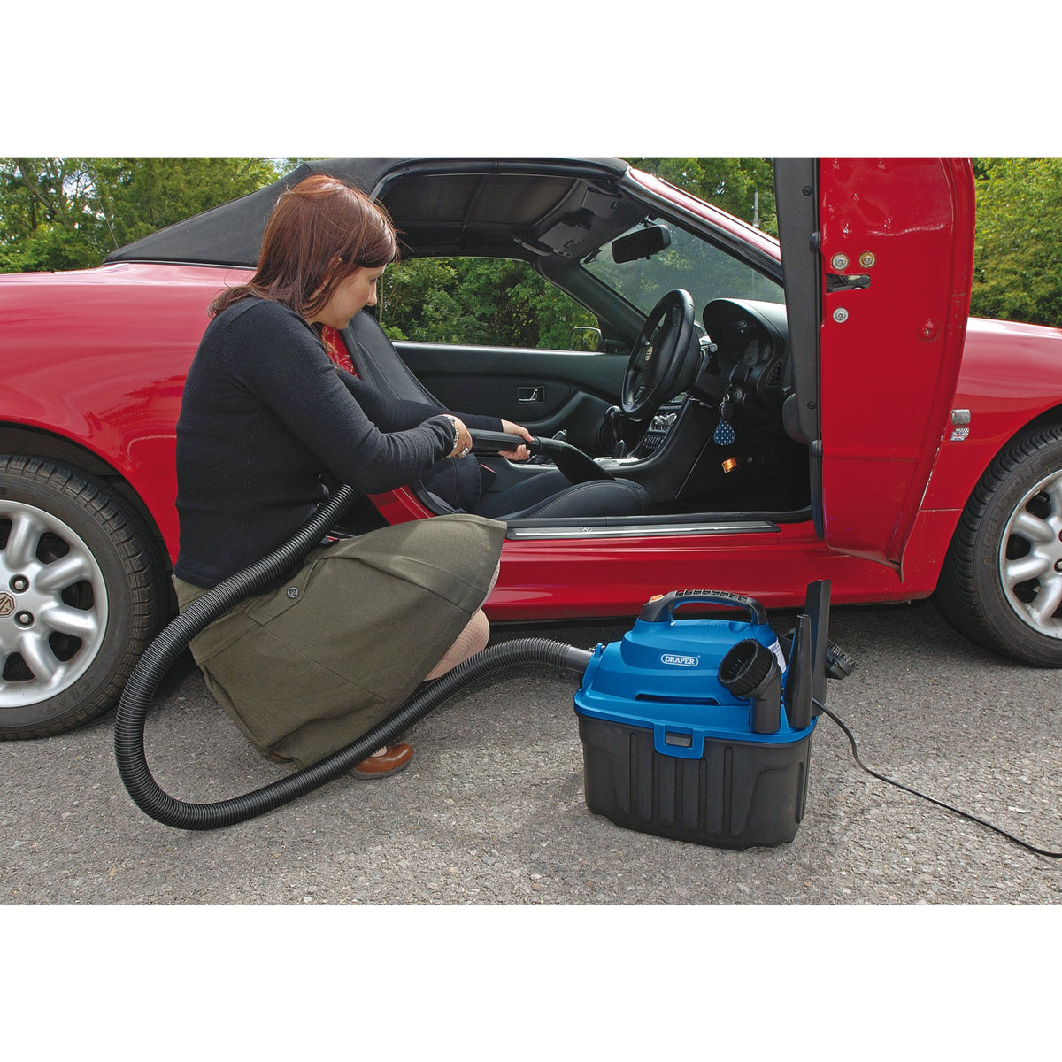 DRAPER 10L 1000W 230V Wet and Dry Vacuum Cleaner: Model No.WDV10