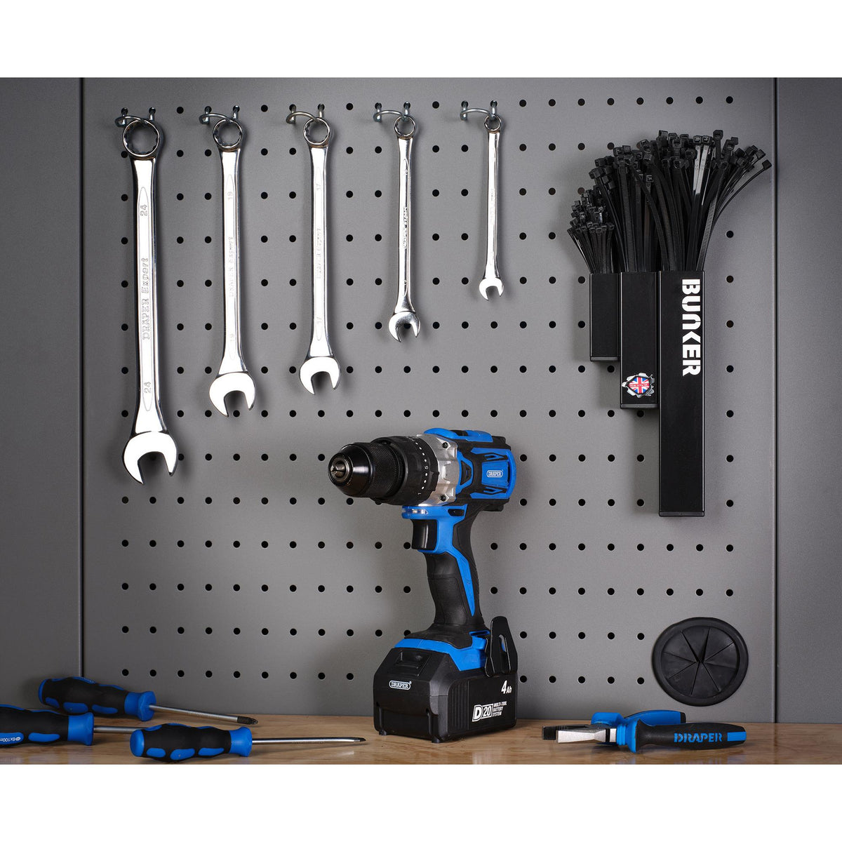 BUNKER Magnetic Cable Tie Holder (300 Piece) : Model No. AMS400-A10