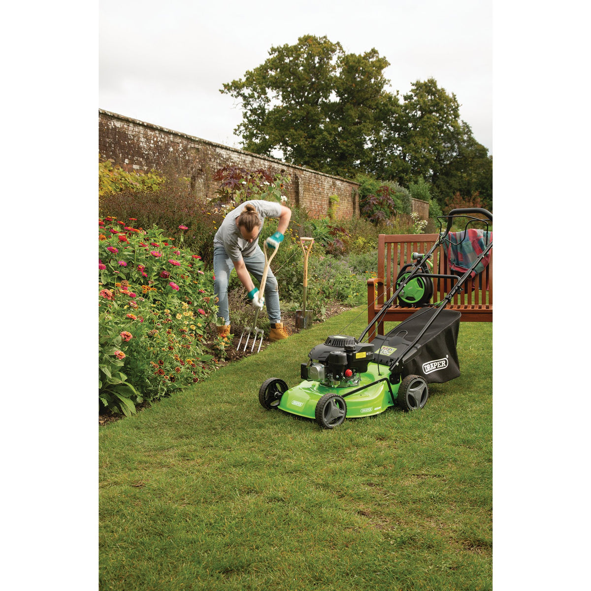 Self-Propelled Petrol Lawn Mower, 460mm, 150cc/3.6HP: Model No. LMP460