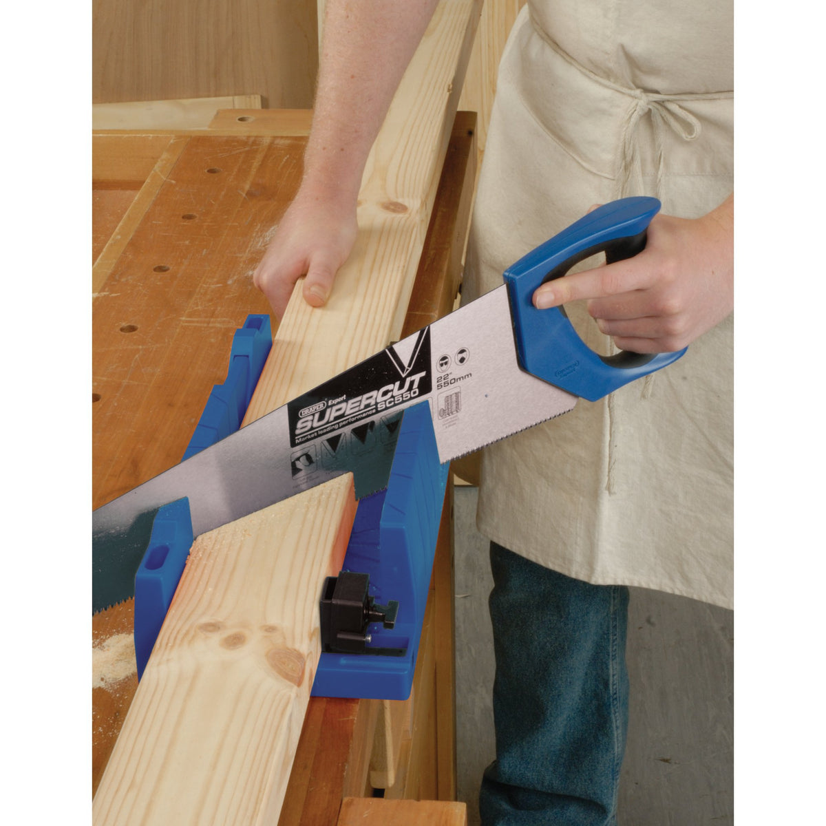 DRAPER Expert Mitre Box with Clamping Facility 370mm x 120mm x 70mm: Model No.CMB