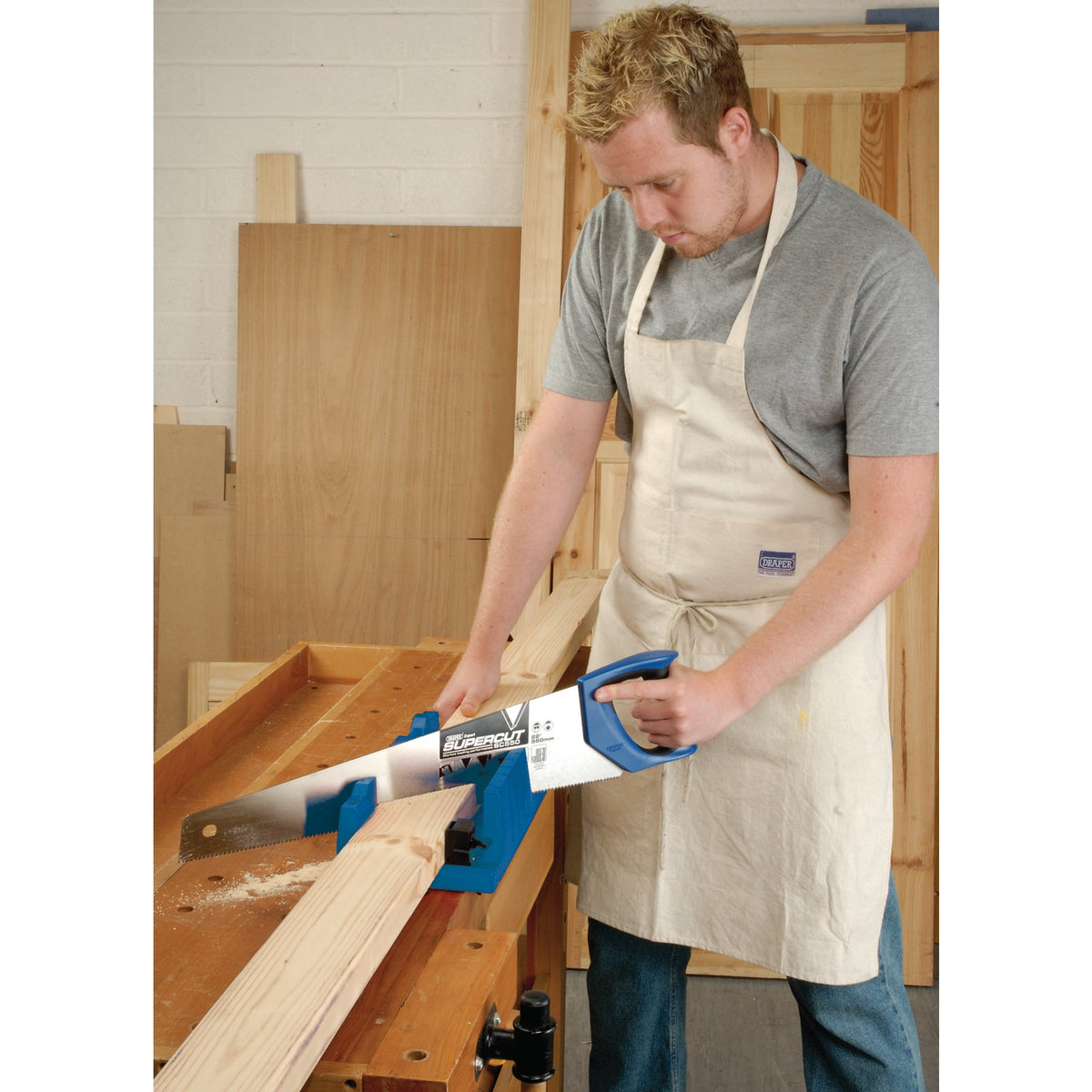 DRAPER Expert Mitre Box with Clamping Facility 370mm x 120mm x 70mm: Model No.CMB