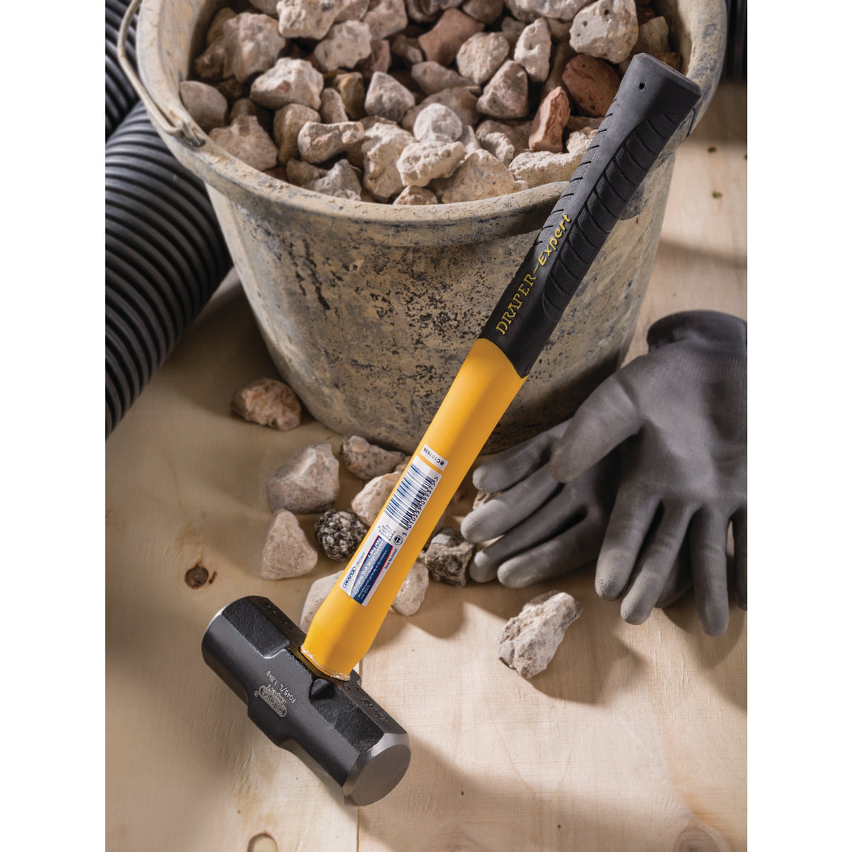 DRAPER Expert 1.8kg (4lb) Fibreglass Short Shaft Sledge Hammer: Model No.FG4S/L