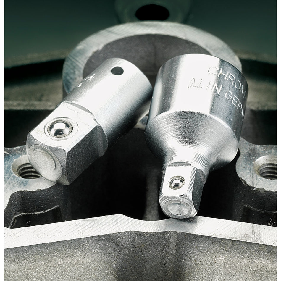 1/4in.(F) x 3/8in.(M) Socket Converter: Model No.1450-15