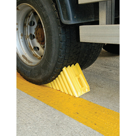 DRAPER Expert Wheel Chock for Larger Than 920mm Dia. Wheels: Model No.WC250