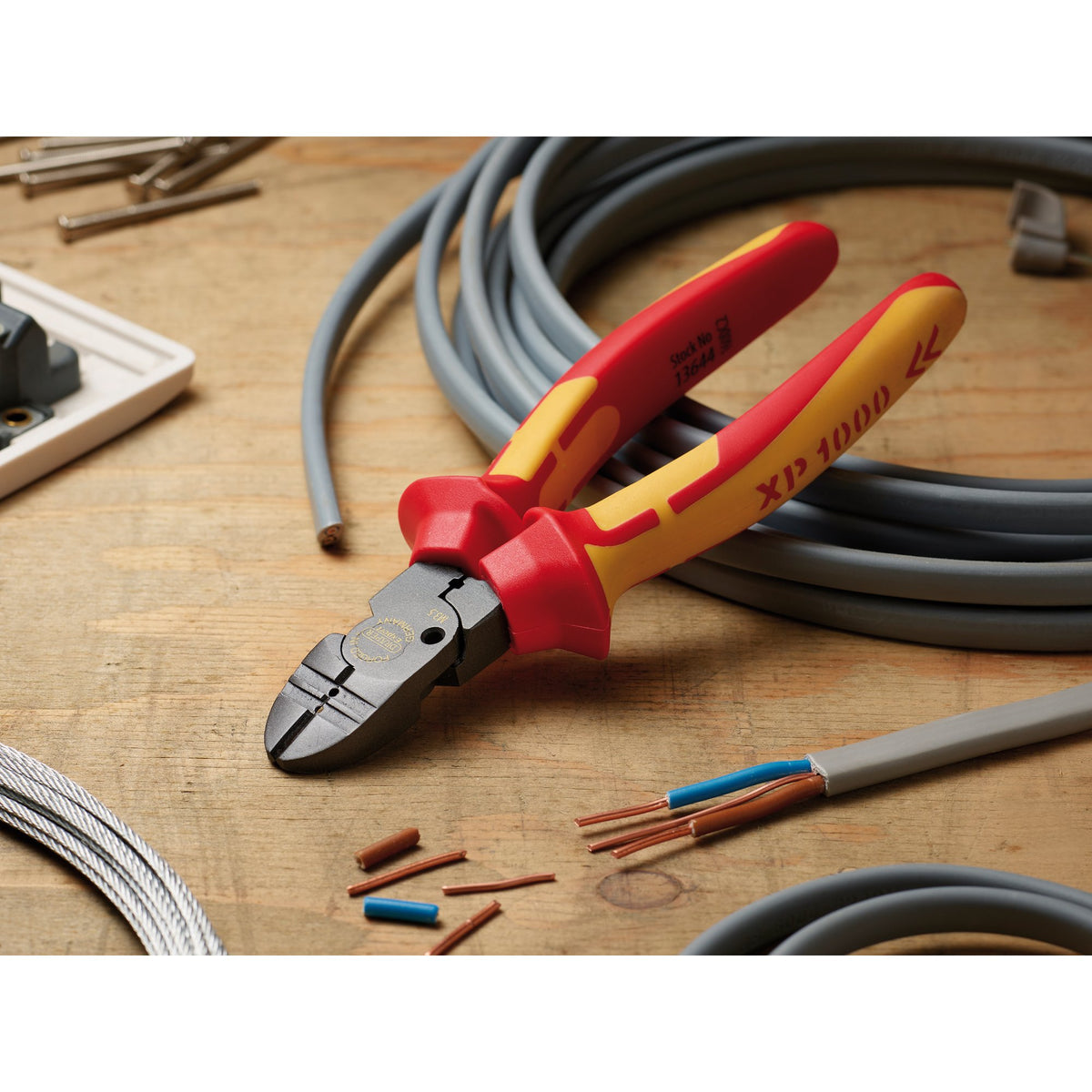 XP1000 VDE 4-in-1 Combination Cutter, 160mm : Model No. XP1000/4-1/NT