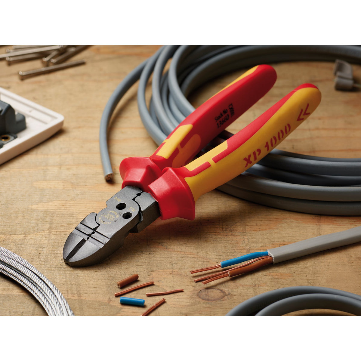 XP1000 VDE 4-in-1 Combination Cutter, 180mm : Model No. XP1000/4-1/NT
