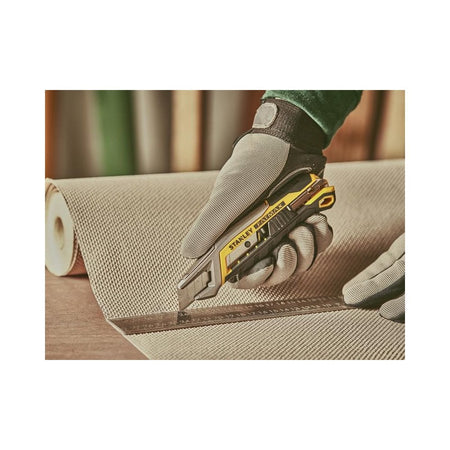 STANLEYÂ© FatMaxÂ© Snap-Off Knife with Slide Lock 18mm