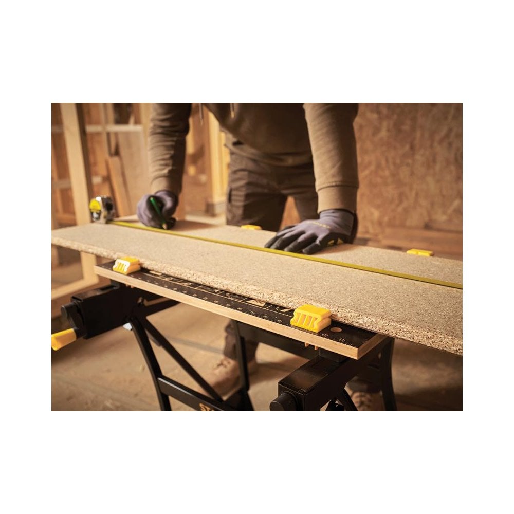 STANLEYÂ© 2-in-1 Workbench & Vice