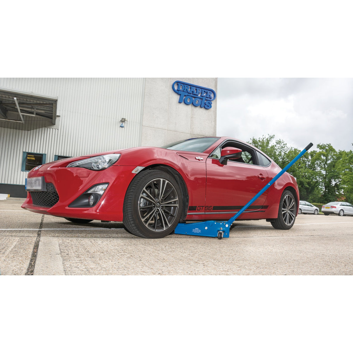 DRAPER Heavy Duty Trolley Jack With Twin Pistons (3 Tonne)