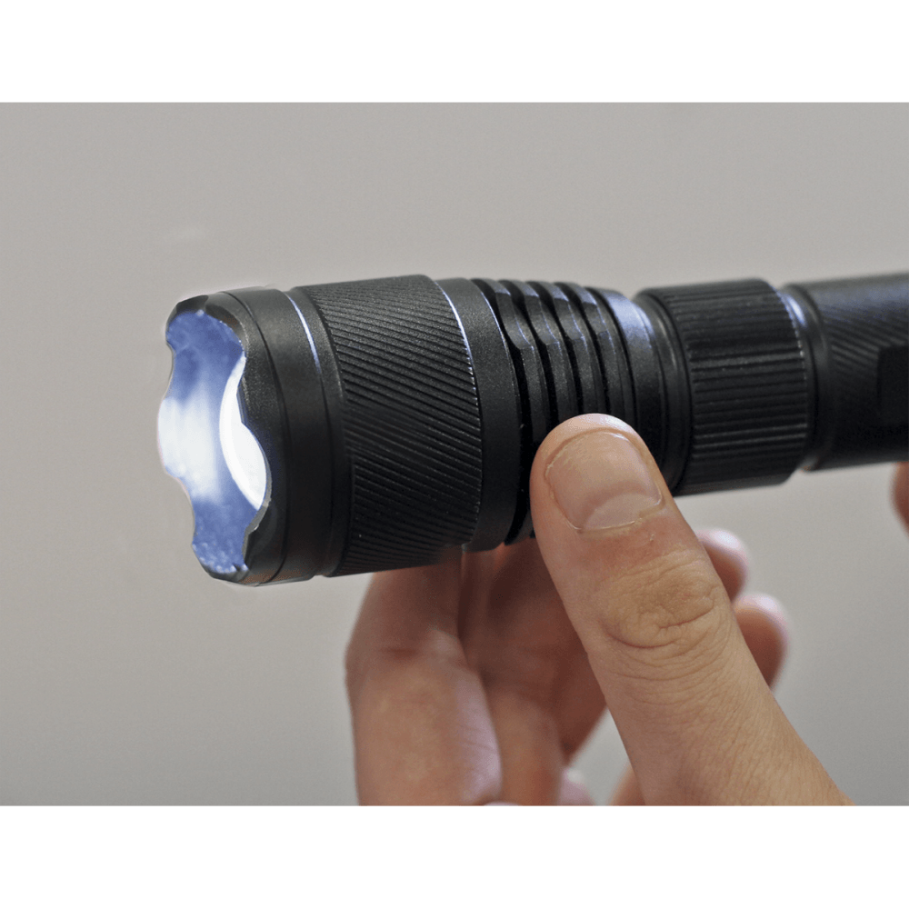 Aluminium Torch 10W T6 CREE LED Adjustable Focus Rechargeable with USB Port Model No.-21898
