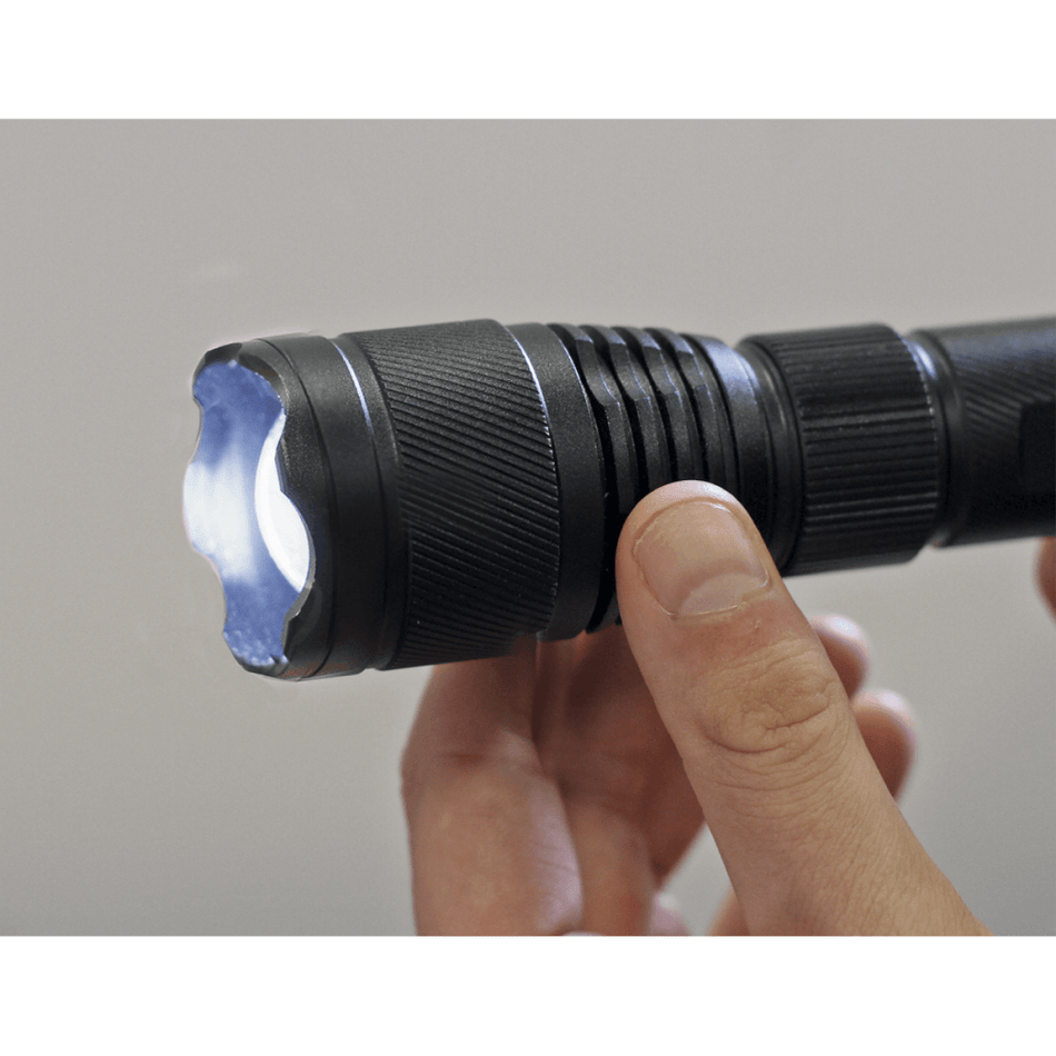 Aluminium Torch 10W T6 CREE LED Adjustable Focus Rechargeable with USB Port Model No.-21898