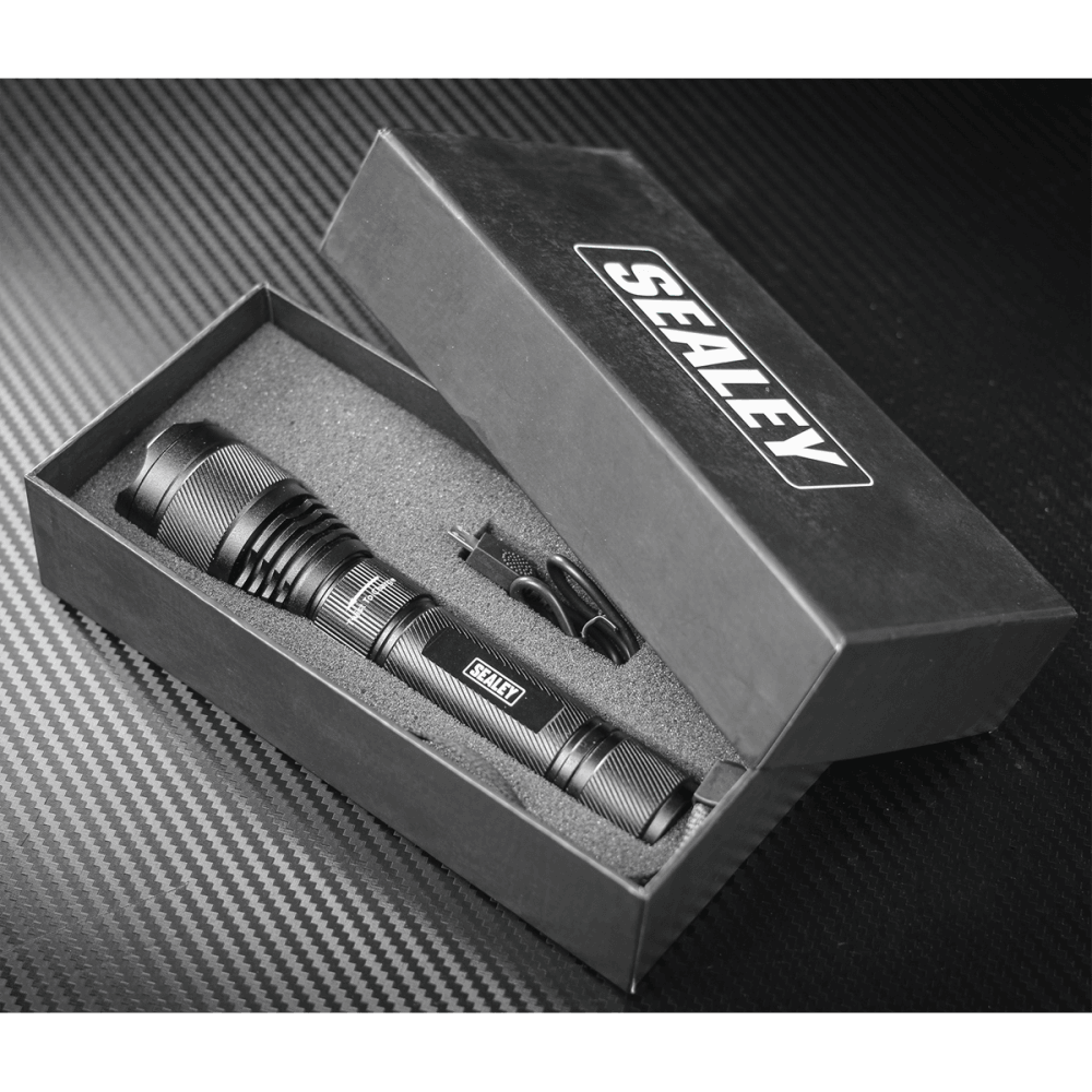 Aluminium Torch 10W T6 CREE LED Adjustable Focus Rechargeable with USB Port Model No.-21898
