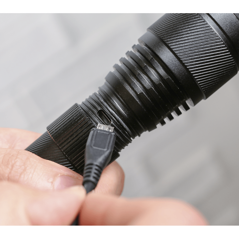 Aluminium Torch 10W T6 CREE LED Adjustable Focus Rechargeable with USB Port Model No.-21898