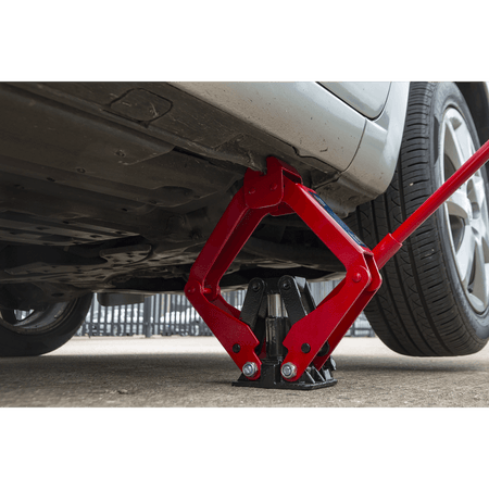 Hydraulic Scissor Jack 700kg Model No- 21980