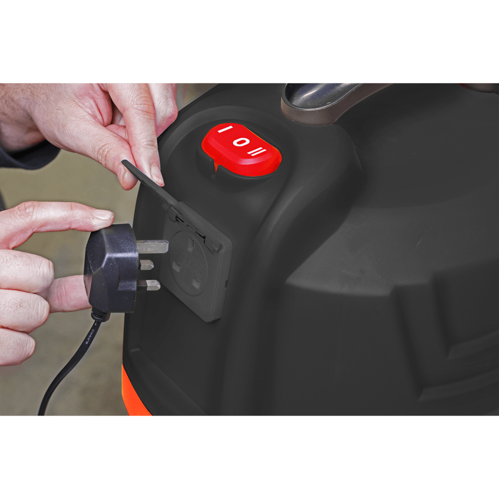 Sealey Vacuum Cleaner Cyclone Wet & Dry 30ltr Double Stage 1200W/230V Model No.-PC300BL