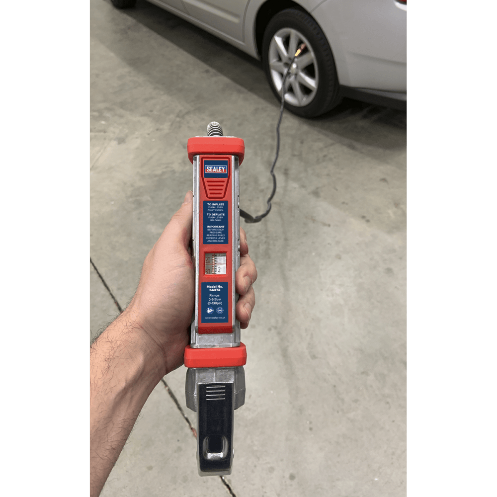Sealey Tyre Inflator 2.7m Hose with Clip-On Connector Model No- SA372