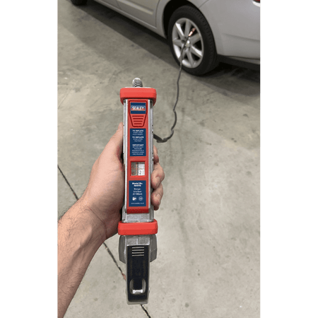 Sealey Tyre Inflator 2.7m Hose with Clip-On Connector Model No- SA372
