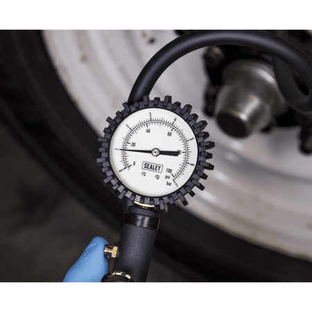 Sealey Tyre Inflator with Clip-On Connector Model No-SA399