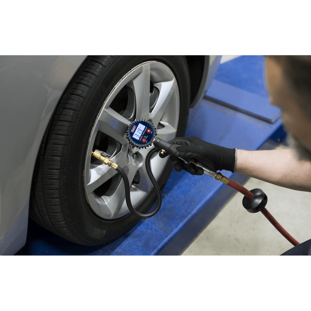 Sealey Digital Tyre Inflator with Clip-On Connector Model No-SA400