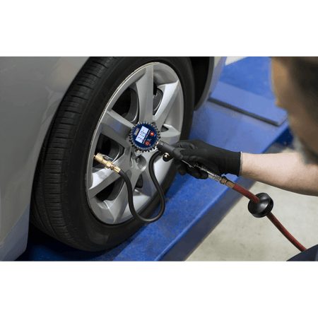 Sealey Digital Tyre Inflator with Clip-On Connector Model No-SA400