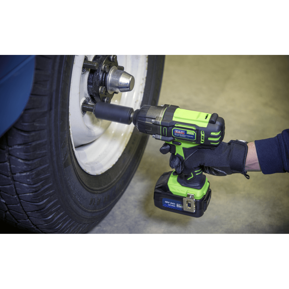 Cordless Impact Wrench 18V 3Ah Lithium-ion 1/2"Sq Drive Hi-Vis Model No-CP400LIHV