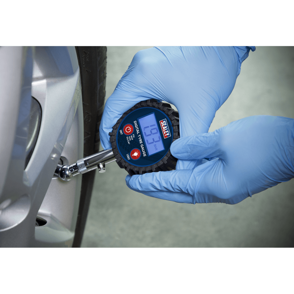 Sealey Digital Tyre Pressure Gauge with Swivel Head & Quick Release Model No TST001