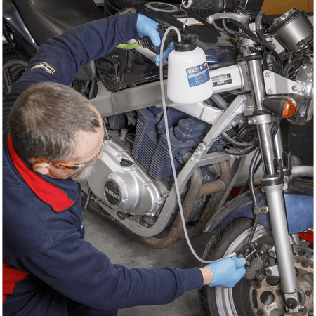 Sealey Brake Caliper/Clutch Bleeder 1L Pneumatic Vacuum Single & Twin Model No- VS020TC