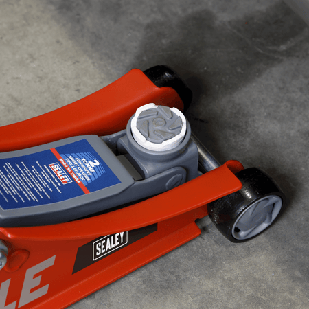 Sealey 180 Handle Trolley Jack 2tonne Low Profile Short Chassis - Red Model No- 2180LE