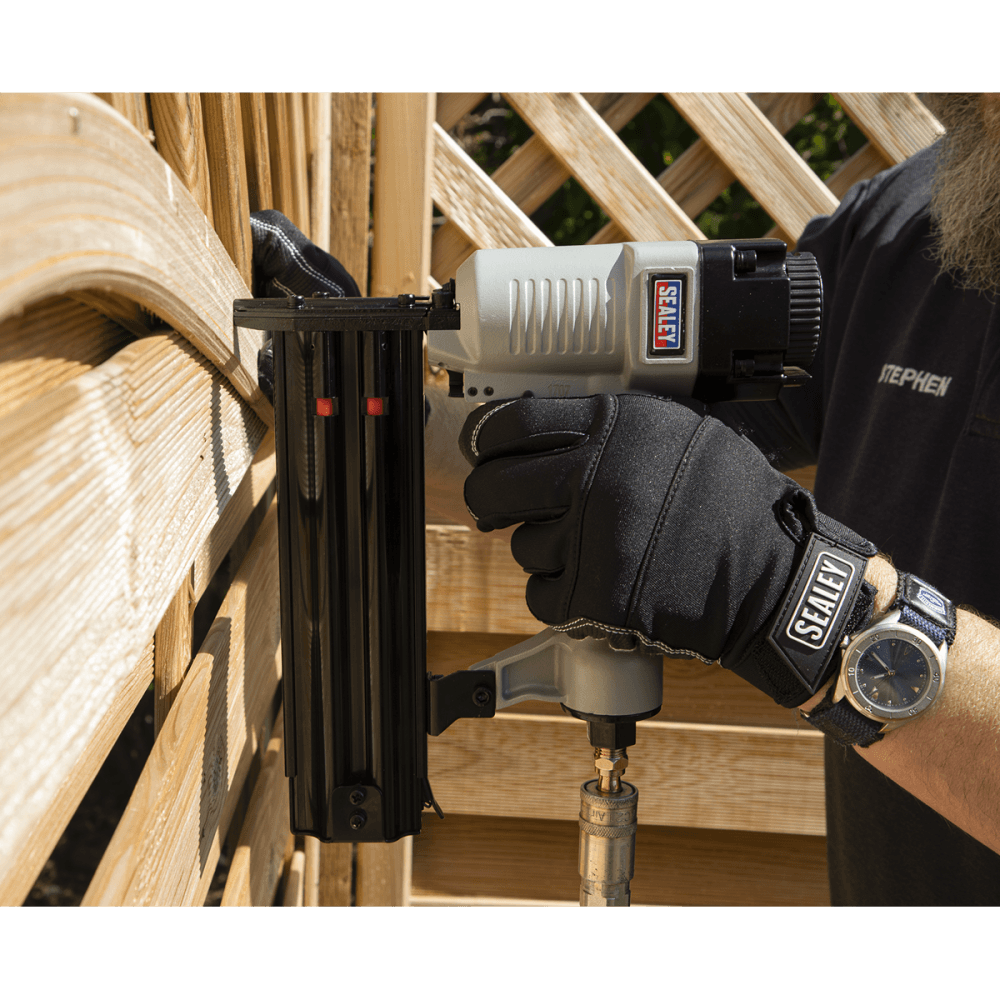Sealey Air Nail Gun 15-50mm Capacity Model No-SA791