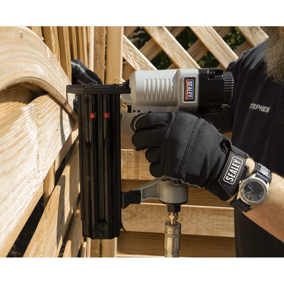 Sealey Air Nail Gun 15-50mm Capacity Model No-SA791