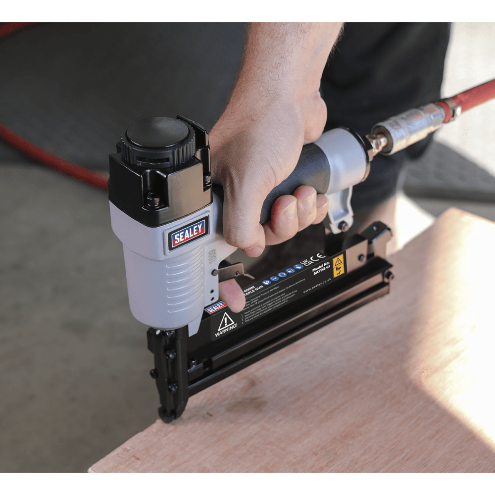 Sealey Air Nail/Staple Gun 50mm/40mm Capacity Model No-SA792