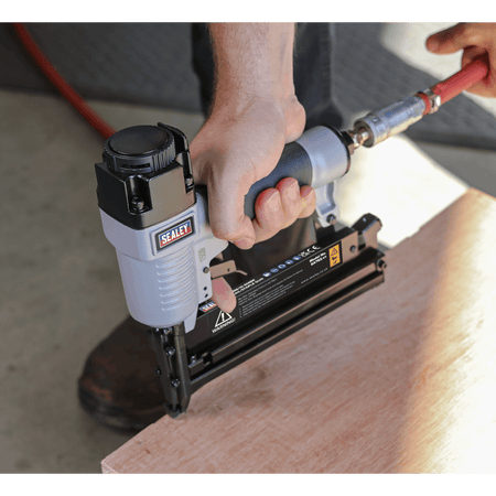 Sealey Air Nail/Staple Gun 50mm/40mm Capacity Model No-SA792