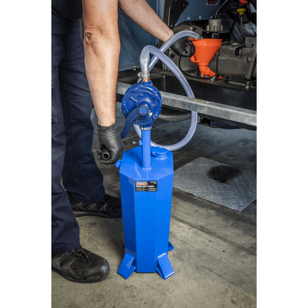 Sealey Gear Oil Pump with 10.5ltr Steel Reservoir Model No-TP70