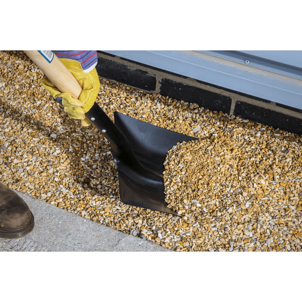 Sealey Shovel with 710mm Wooden Handle Model No-SH710