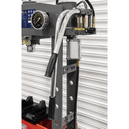 Sealey Air/Hydraulic Press 30tonne Floor Type with Foot Pedal Model No-YK309FAH