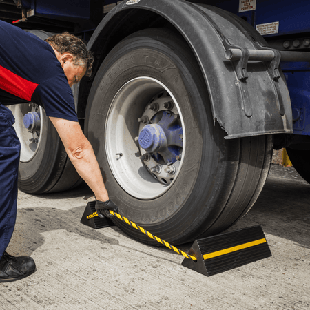 Sealey Heavy-Duty Rubber Wheel Chocks 8kg - Pair Model No-WC11