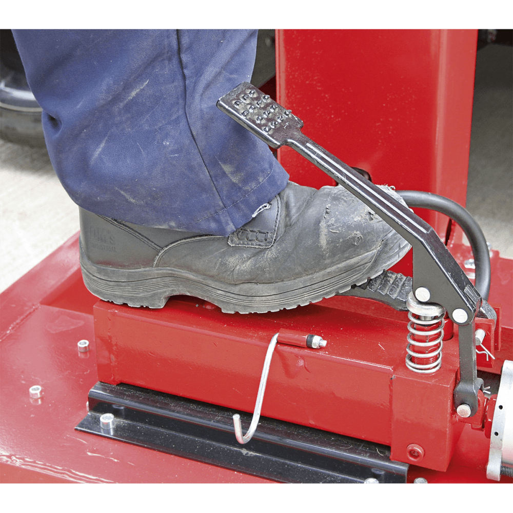 Sealey Air/Hydraulic Vehicle Lift 1.5tonne with Foot Pedal Model No-AVR1500FP