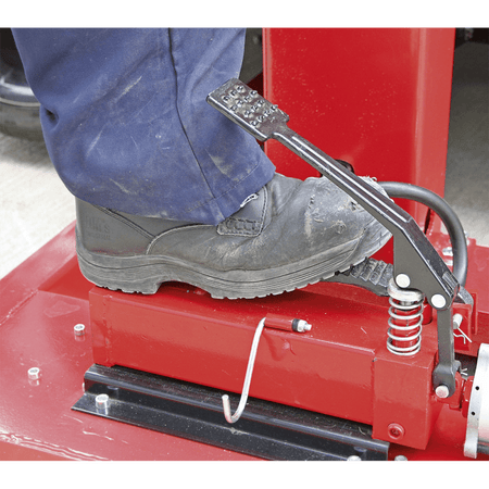 Sealey Air/Hydraulic Vehicle Lift 1.5tonne with Foot Pedal Model No-AVR1500FP