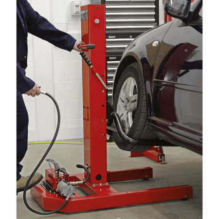 Sealey Air/Hydraulic Vehicle Lift 1.5tonne with Foot Pedal Model No-AVR1500FP