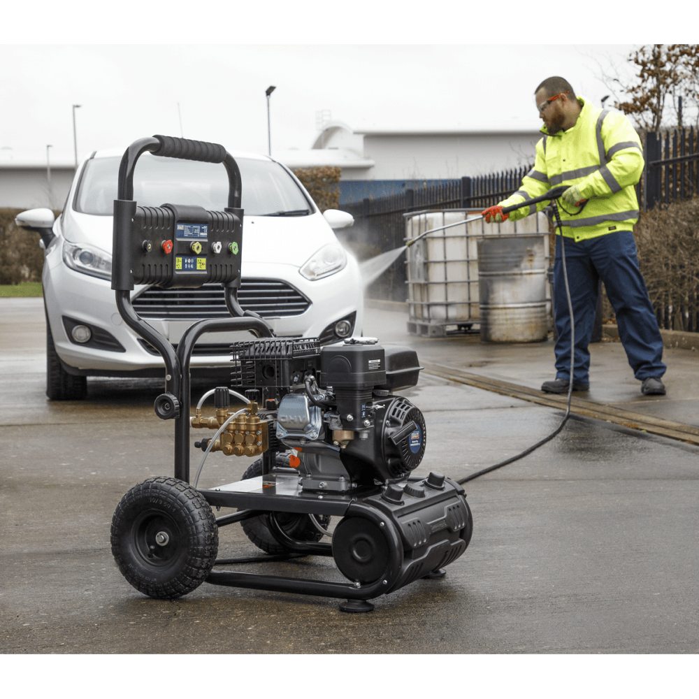Sealey Pressure Washer 220bar 10ltr/min Self Priming 6.5hp Petrol Model No-PWM2500SP
