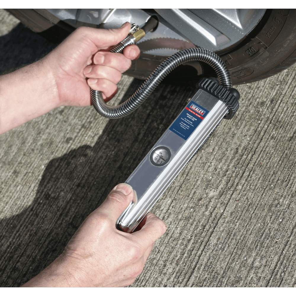 Sealey Tyre Inflator with Clip-On Connector Model No-20402