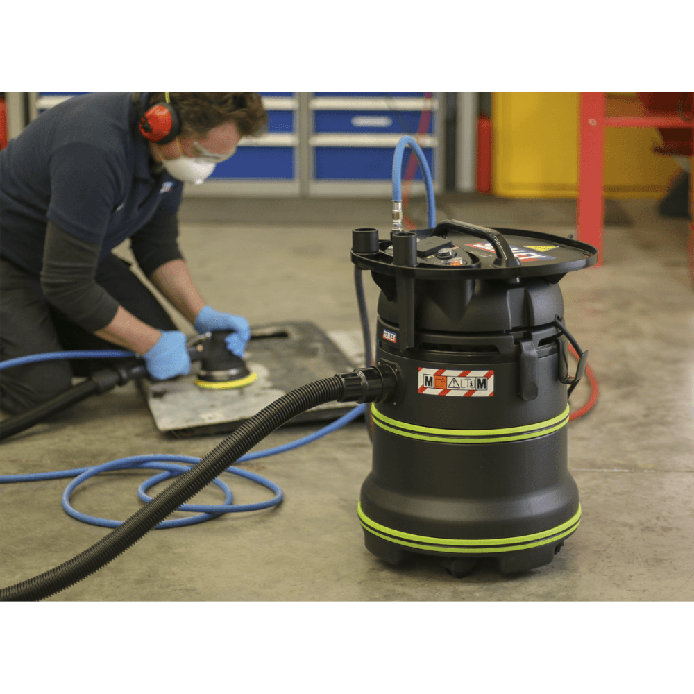 Vacuum Cleaner Industrial Dust-Free Wet & Dry 35ltr 2000W/230V Plastic Drum M Class Filtration Self-Clean Filter & Auto Start : Model No.DFS35M