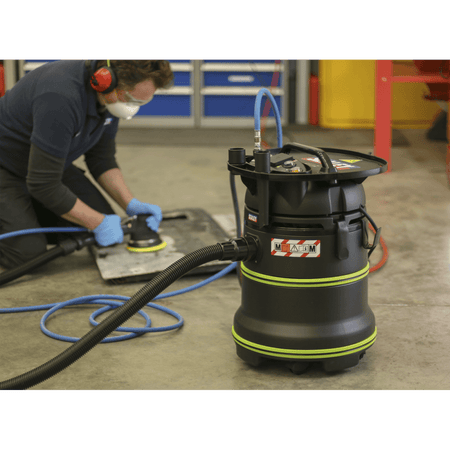 Vacuum Cleaner Industrial Dust-Free Wet & Dry 35ltr 2000W/230V Plastic Drum M Class Filtration Self-Clean Filter & Auto Start : Model No.DFS35M